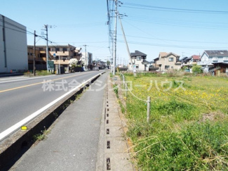 【前面道路含む現地写真】