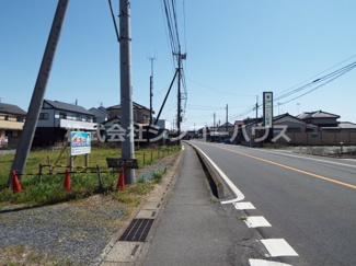 【前面道路含む現地写真】 | 前面道路は県道152号線です。幅員は約12ｍあります。