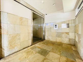 【エントランス】 | キレイなエントランスはしっかりと管理が行き届いている証拠ですね。