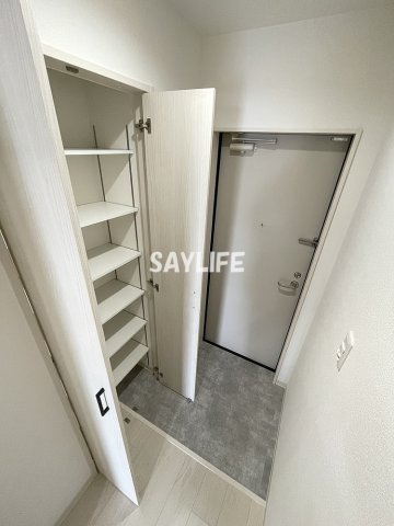 クリエオーレ友井の玄関