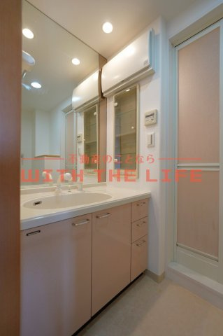 サーパス諏訪野第2【キャッシュバック対象物件】の独立洗面台|朝の身支度には欠かせない独立洗面化粧台