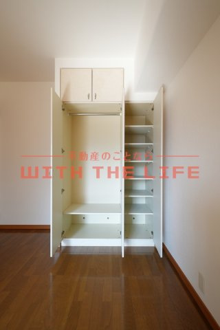 サーパス諏訪野第2【キャッシュバック対象物件】の収納|大きなスペースがあり、収納には困りません