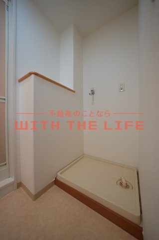 サーパス諏訪野第2【キャッシュバック対象物件】の洗面所|脱衣スペースもあります