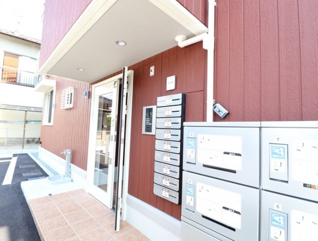 熊本市中央区渡鹿６丁目のアパートのエントランス