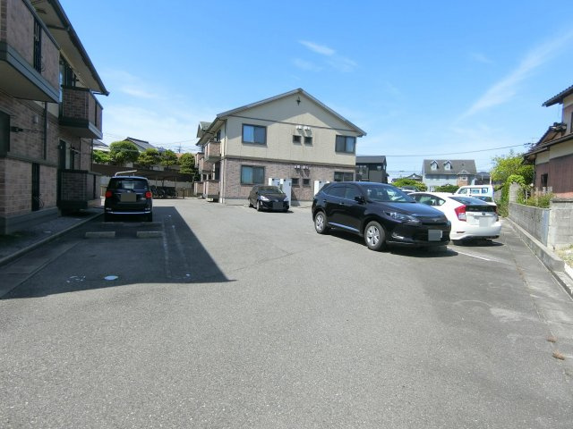 イーグルス・アイB棟の駐車場
