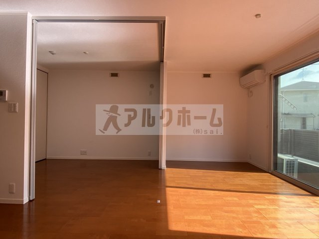 グランドソレーユ東山本Ⅱの居間・リビング