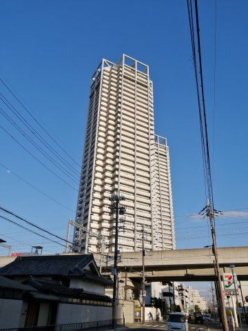 アルザグリーンタワーの外観