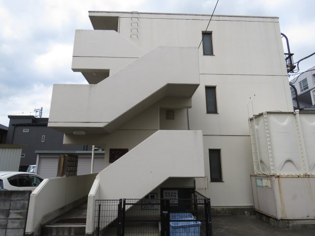 メゾン霞ヶ関の外観