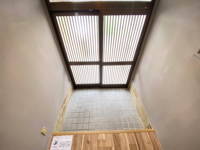木戸3丁目貸家の玄関