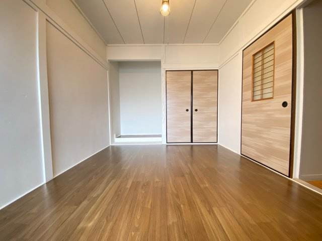 木戸3丁目貸家の洋室