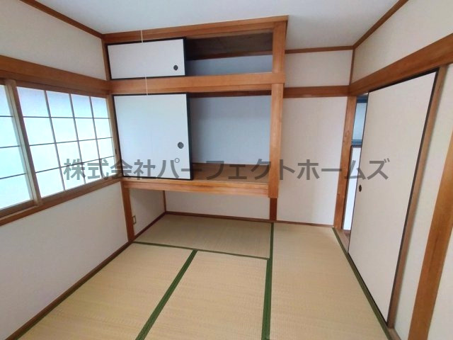 枚方市招提南町１丁目の一戸建ての内装|明るい色調の室内です