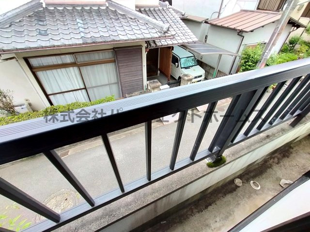 枚方市招提南町１丁目の一戸建てのバルコニー|暖かな日差しのふりそそぐバルコニー