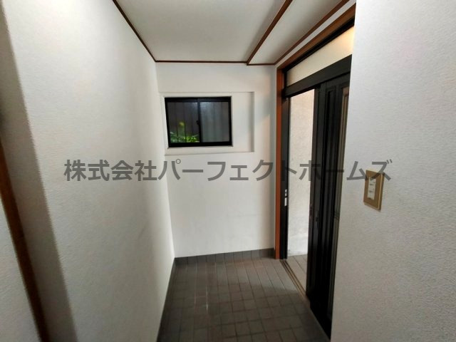 枚方市招提南町１丁目の一戸建ての玄関|きれいな玄関です