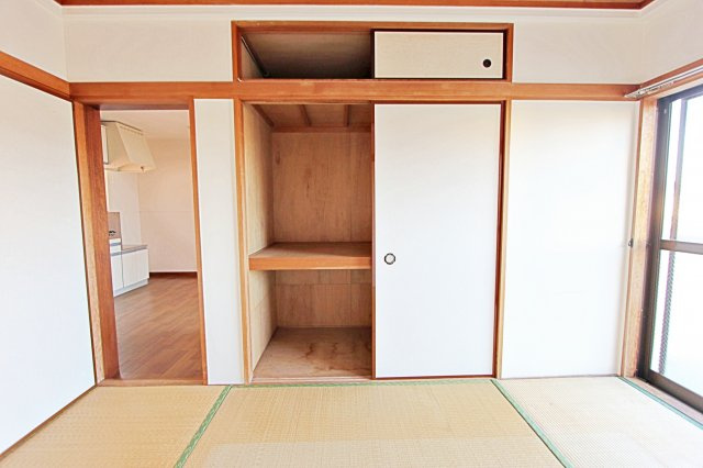 多摩ハイツの収納|６帖の和室の押入