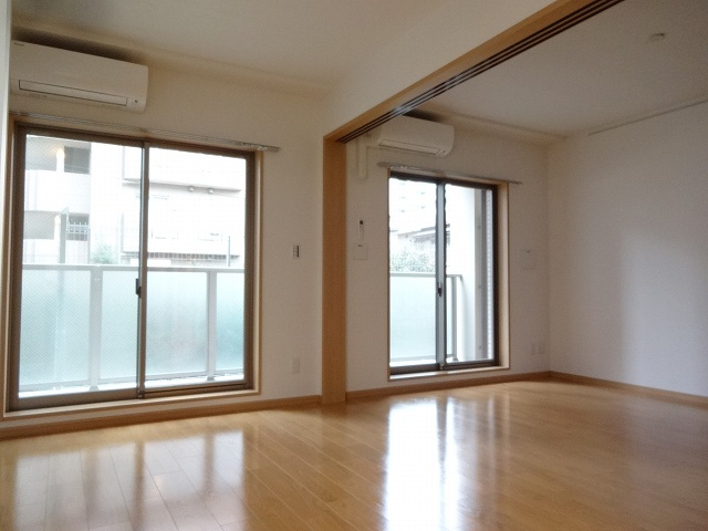 トレブライトの居間・リビング