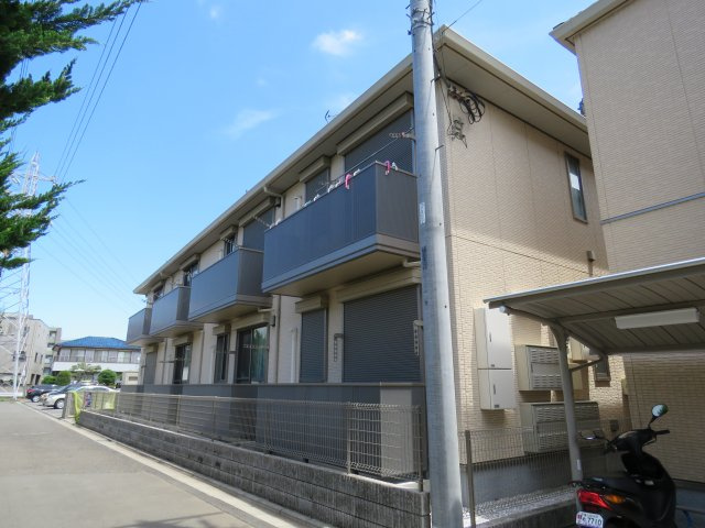 メゾンドソレイユせんばⅡの外観