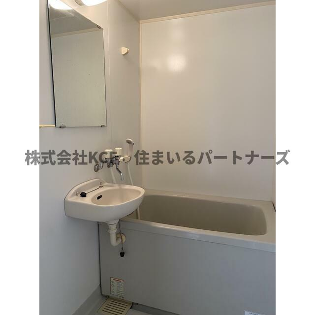ワイエスコーポの浴室|きれいなお風呂です