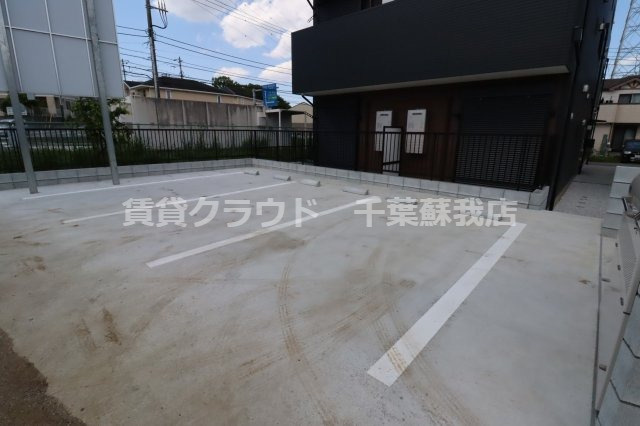 Like星久喜A棟の駐車場|車をお持ちの方に嬉しい駐車場付きの物件です