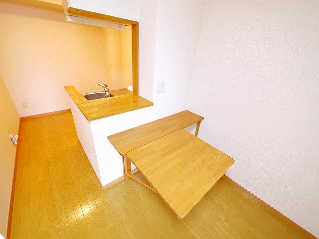 アンソレイエ　（前裁町）の設備|折りたたみテーブルが付いています