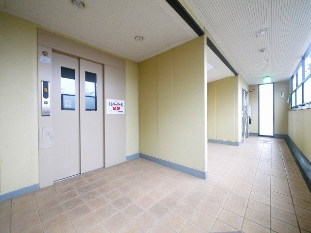 アンソレイエ　（前裁町）のその他共用部分|共用のエレベーターです