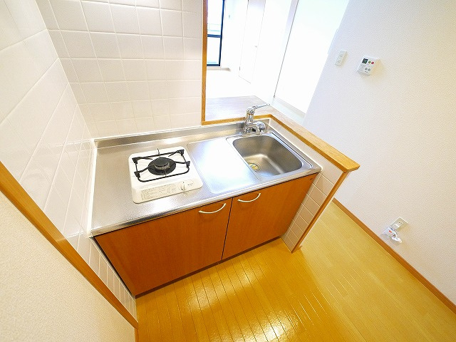 アンソレイエ　（前裁町）のキッチン|お料理しやすいキッチンです