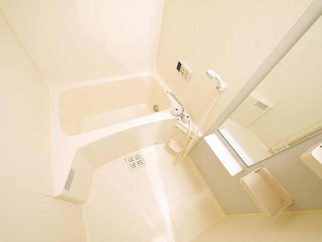 アンソレイエ　（前裁町）の浴室|落ち着いた空間のお風呂です