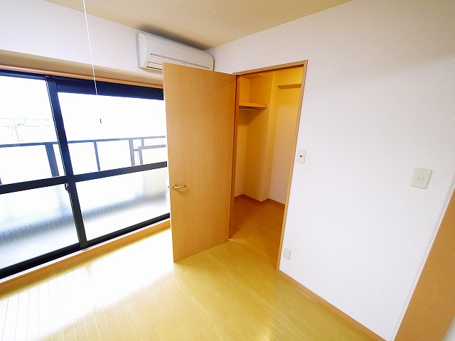 アンソレイエ　（前裁町）の収納|ウォーキングクローゼットがあります