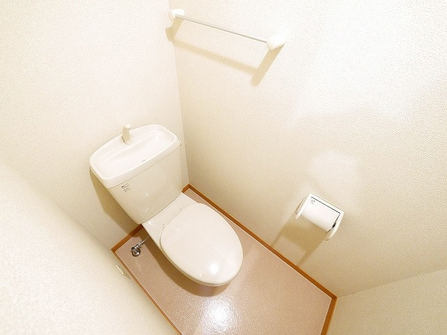アンソレイエ　（前裁町）のトイレ|シンプルで使いやすいトイレです