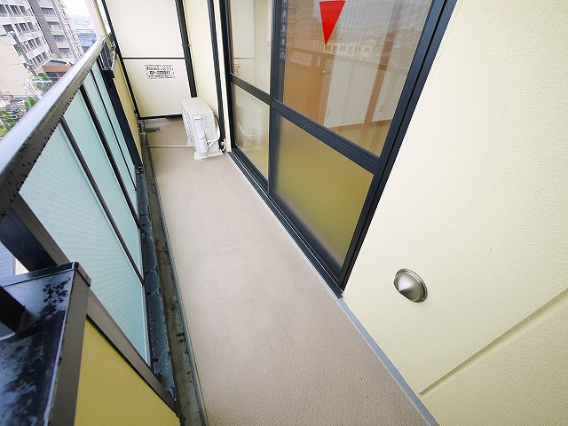 アンソレイエ　（前裁町）のバルコニー|陽当たり良好なバルコニーです