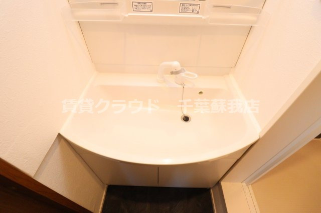 Like星久喜A棟の独立洗面台|朝の支度にも助かる、独立の洗髪洗面化粧台