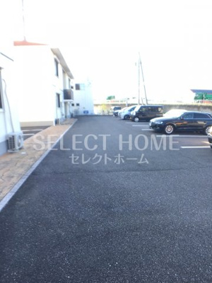 【駐車場】 | ＴｉａｒａⅡ | 駐車場があるので、車を買う予定の方も安心です