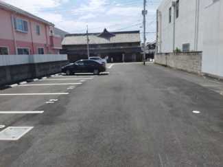 【駐車場】