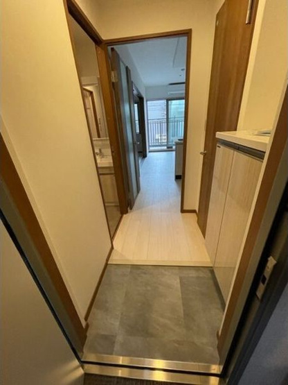 【玄関】 | カウニス巽中 | この画像の反転タイプです。