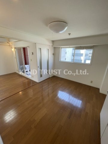 シャルムヒルズ南森町の居間・リビング|ゆったりとしたリビングです