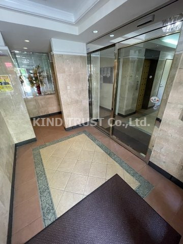 シャルムヒルズ南森町のエントランス|落ち着いたエントランスです