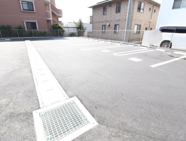 熊本市東区長嶺東８丁目のアパートの駐車場