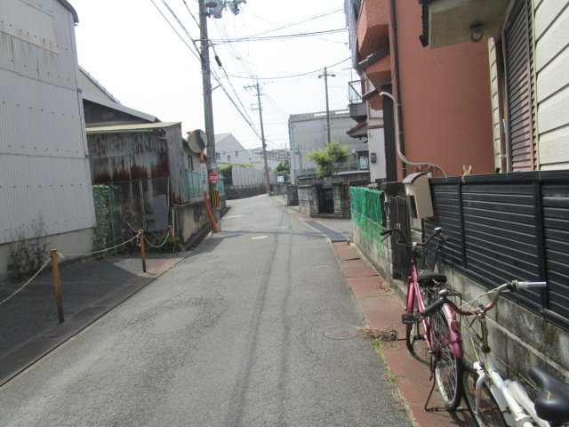 枚方市招提大谷３丁目の工場の周辺