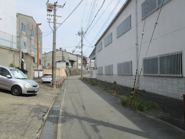 枚方市招提大谷３丁目の工場の周辺
