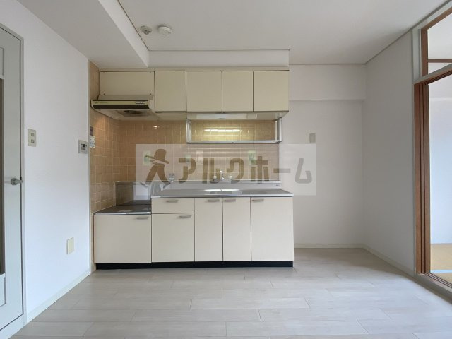 ロイヤル陽光園の居間・リビング