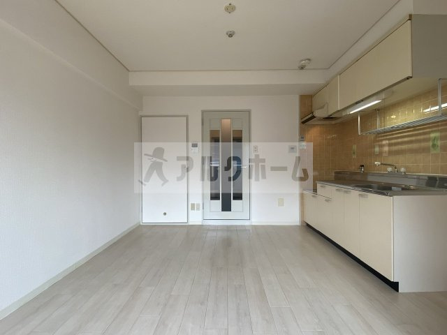 ロイヤル陽光園の居間・リビング