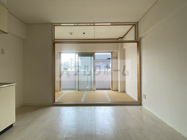 ロイヤル陽光園の居間・リビング