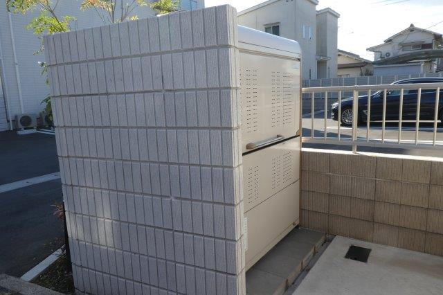 倉敷市西中新田の賃貸マンションのその他共用部分|敷地内専用ゴミステーション