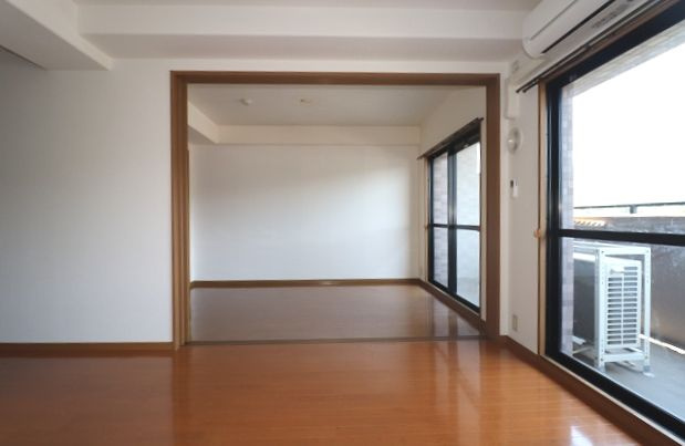 パールリバーの居間・リビング|ゆったりとした居間です