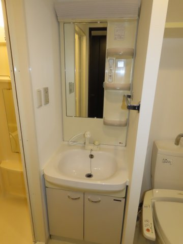 サムティ大阪WESTグランジールの独立洗面台