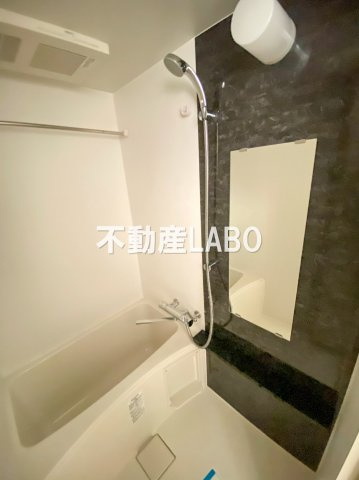 エスリード難波セントラルの浴室