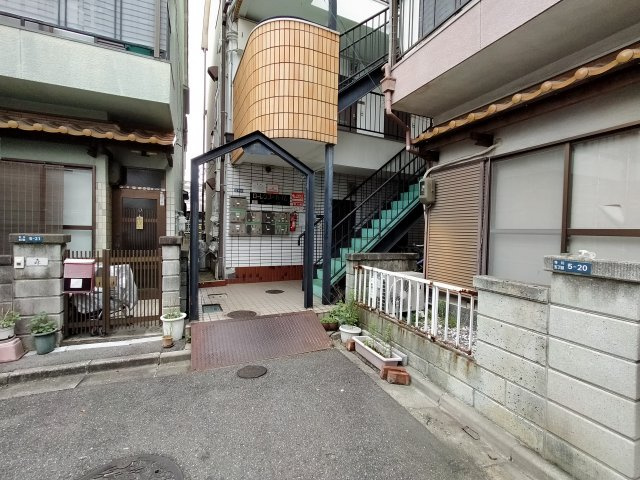 【エントランス】 | ローレンスハイム