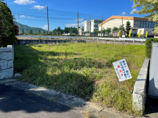 【前面道路含む現地写真】 | 入口からの撮ったものです。間口５ｍあるので車の出入り大丈夫です。