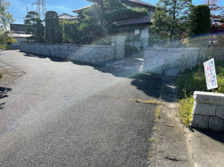 【前面道路含む現地写真】 | 道路の写真です。６ｍ道路ですので車の行き来はスムーズです。
