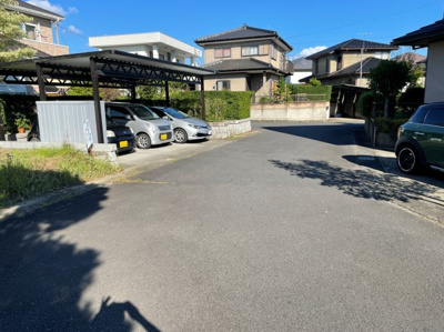 【前面道路含む現地写真】 | 桜川市富士見台1060万円売地 | 道路の写真です。６ｍ道路ですので車の行き来はスムーズです。