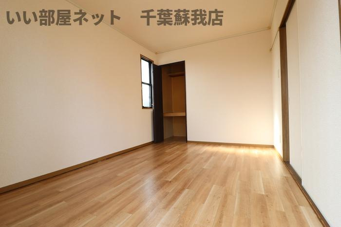 カサベルデ　Cの洋室|落ち着いた色調の洋室です